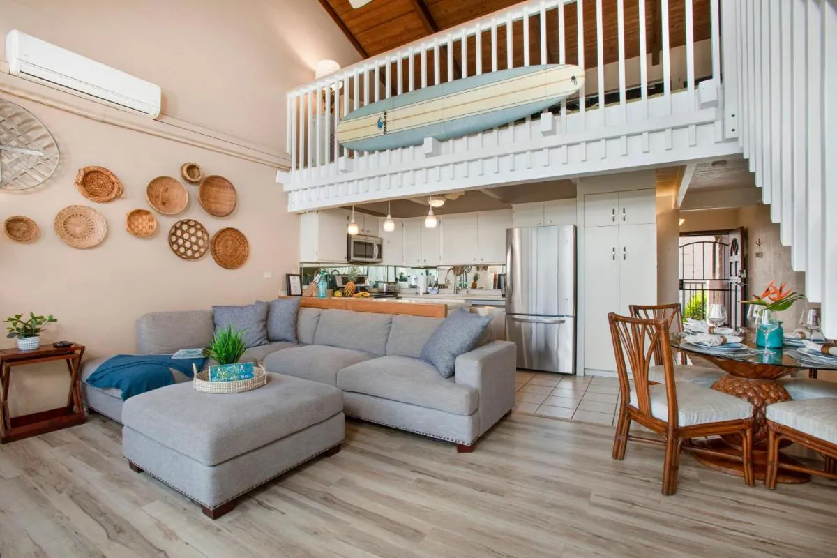 Image 2 of Charming Loft 2BR with Free Parking & Near Beach!