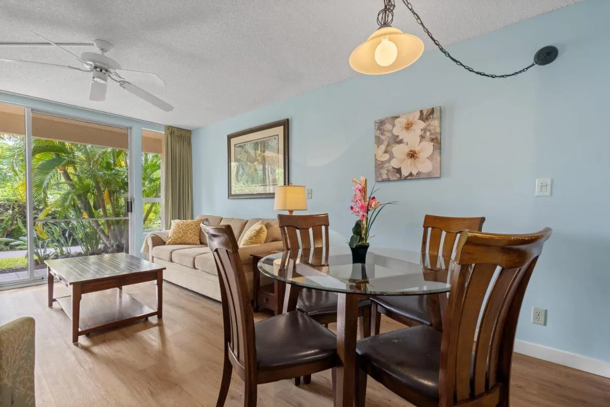 Image 2 of Charming & Updated Maui Banyan 2 Bath