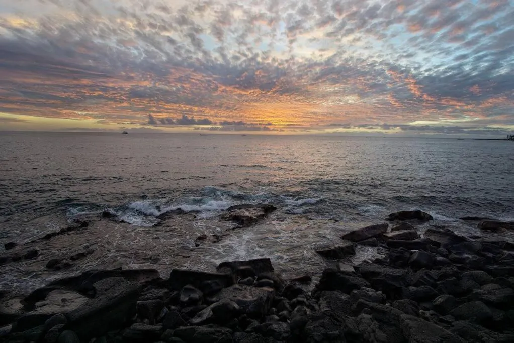 Image 3 of Classic Hawaiian Oceanfront Condo with Top Location – Hale Kona Kai 413 by Casago Kona