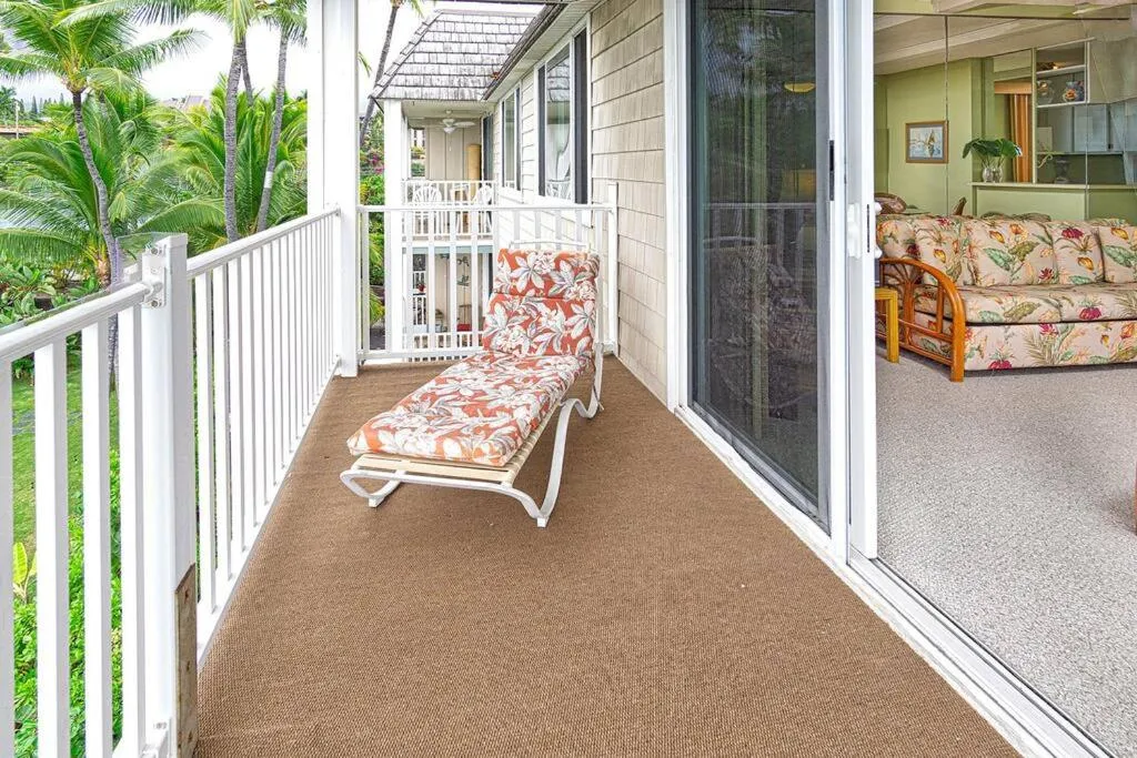 Image 6 of Classic Hawaiian Oceanfront Condo with Top Location – Hale Kona Kai 413 by Casago Kona