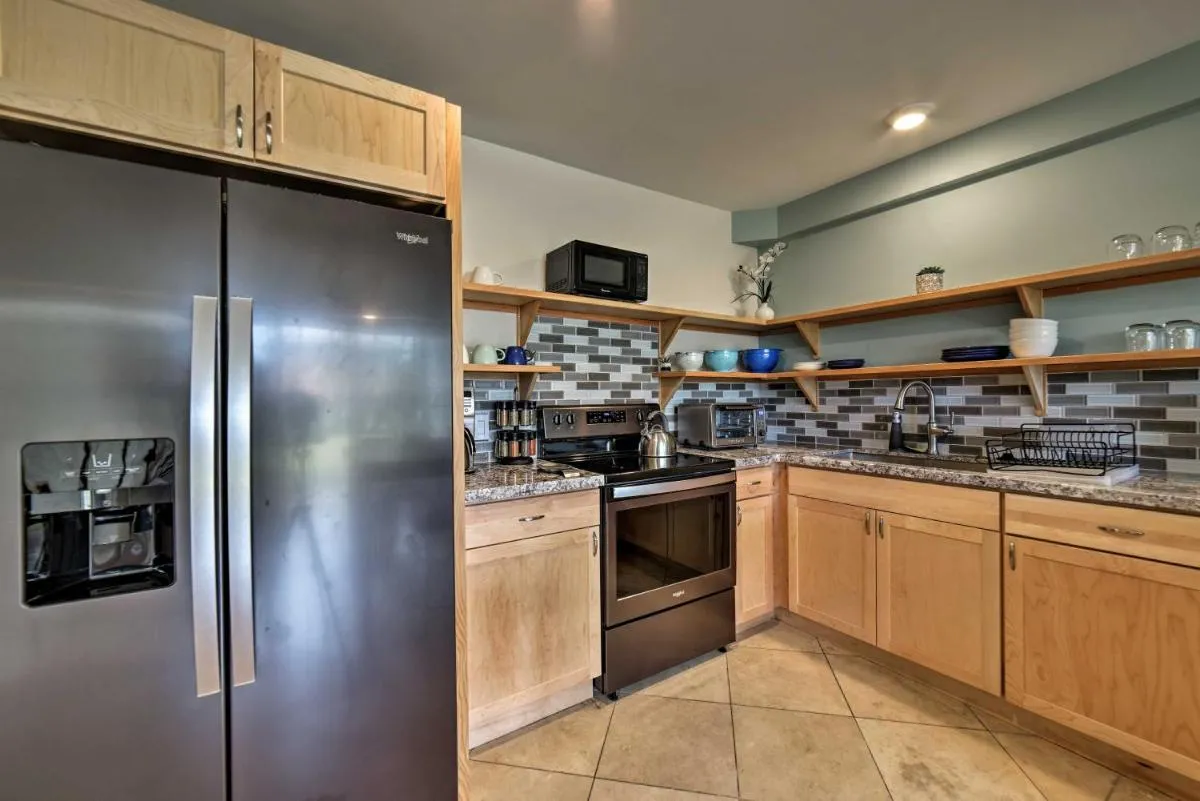 Image 3 of Condo with Lanai at Beginning of Road to Hana!