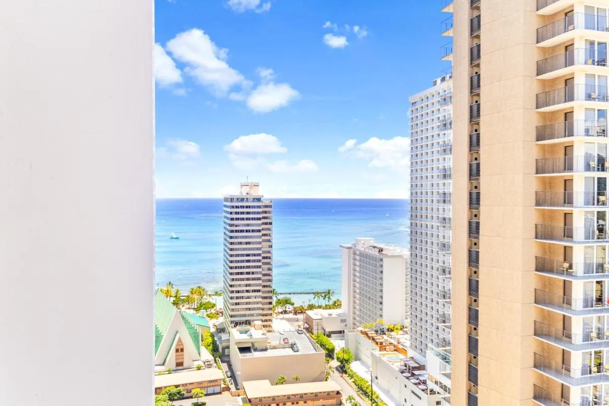 Image 3 of Cozy 1BR Ocean View Condo, Near Beach with Parking
