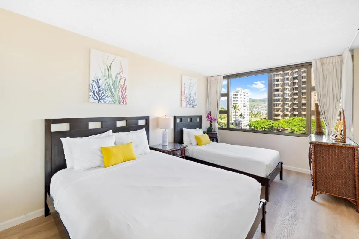 Image 4 of Cozy & City View Steps to Waikiki Beach with Parking