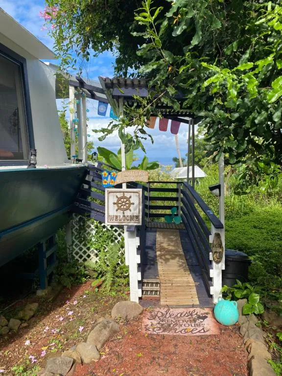 Image of Cozy jungle boat hideaway with stunning ocean view
