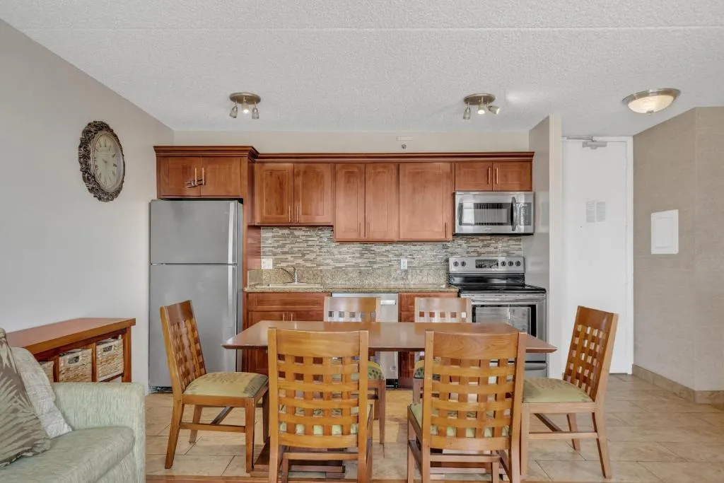 Image of Deluxe 21st Floor Corner Condo with Diamond Head Views condo