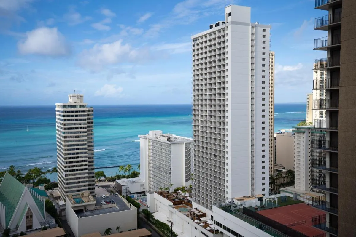 Image 1 of Deluxe Ocean View Condo 2 Queen Beds in Waikiki, FREE Parking & Wi-Fi