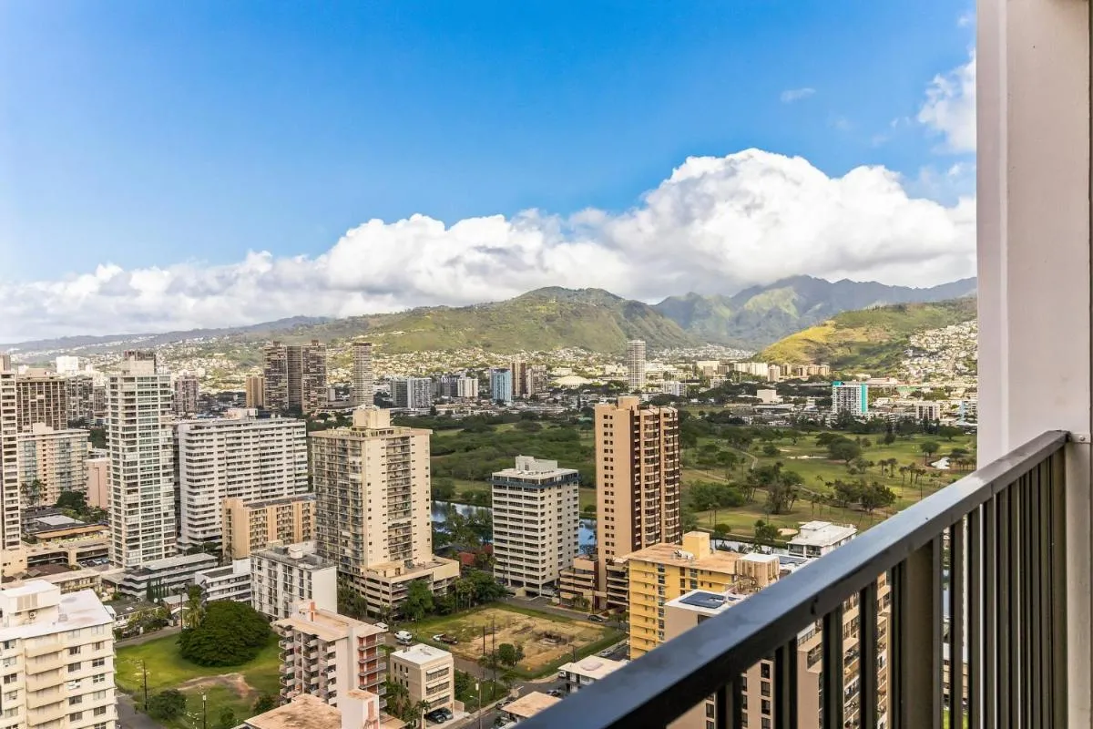 Image 6 of Deluxe Ocean View Condo on 31st Floor – Free Parking & Wifi! condo