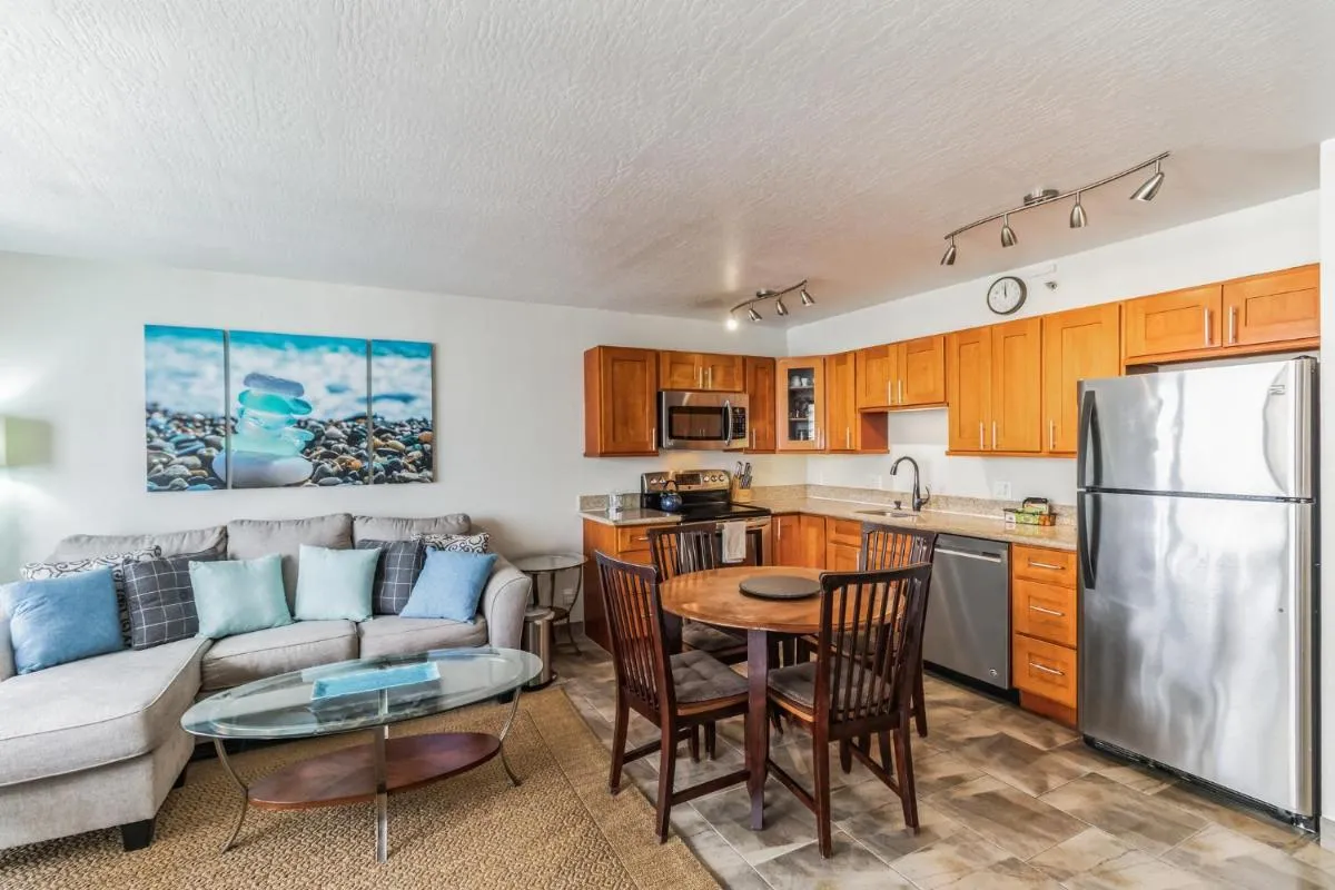Image 5 of Deluxe Ocean View Condo on 31st Floor – Free Parking & Wifi! condo