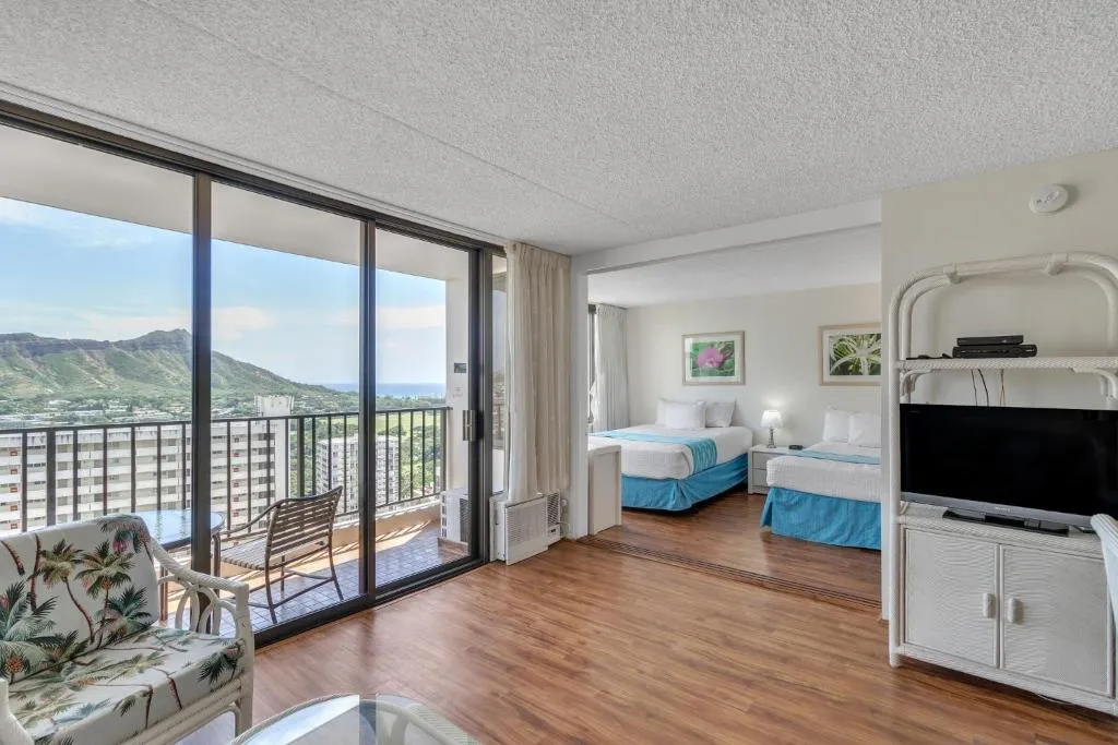 Image of Deluxe Ocean and Diamond Head View Waikiki Condo, Free parking!
