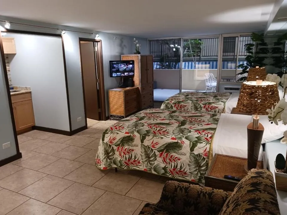 Image 5 of Diamond Head Beach Hotel