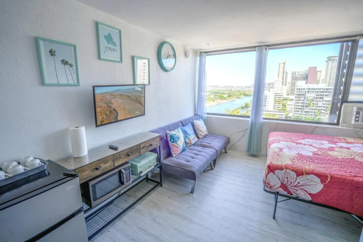 Image 2 of Diamond, Ocean, and Canal view Affordable Family House7person