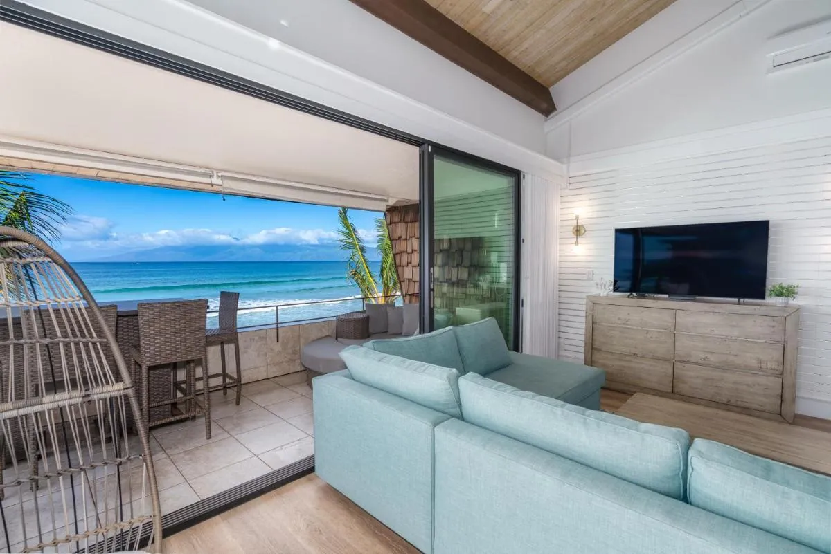 Image 5 of Direct Oceanfront Penthouse
