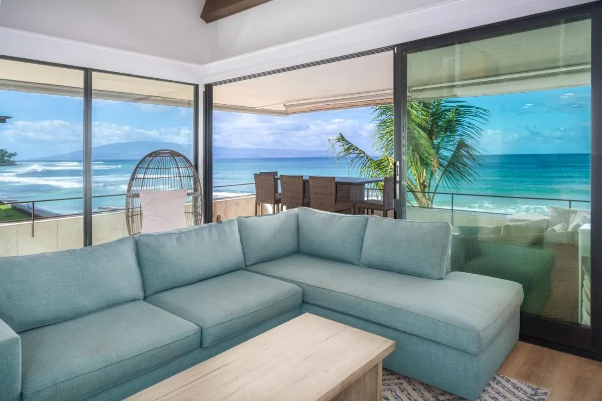 Image 4 of Direct Oceanfront Penthouse