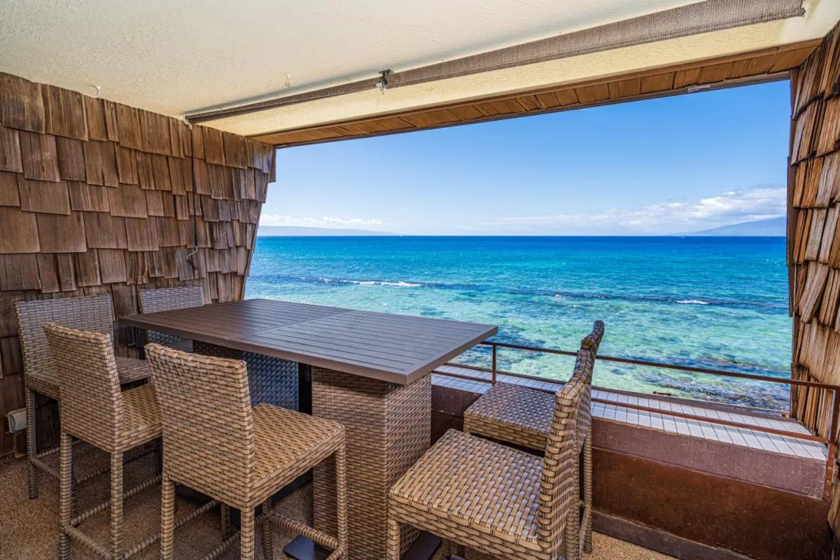 Image 3 of Direct Oceanfront Views Modern Penthouse in Paradise