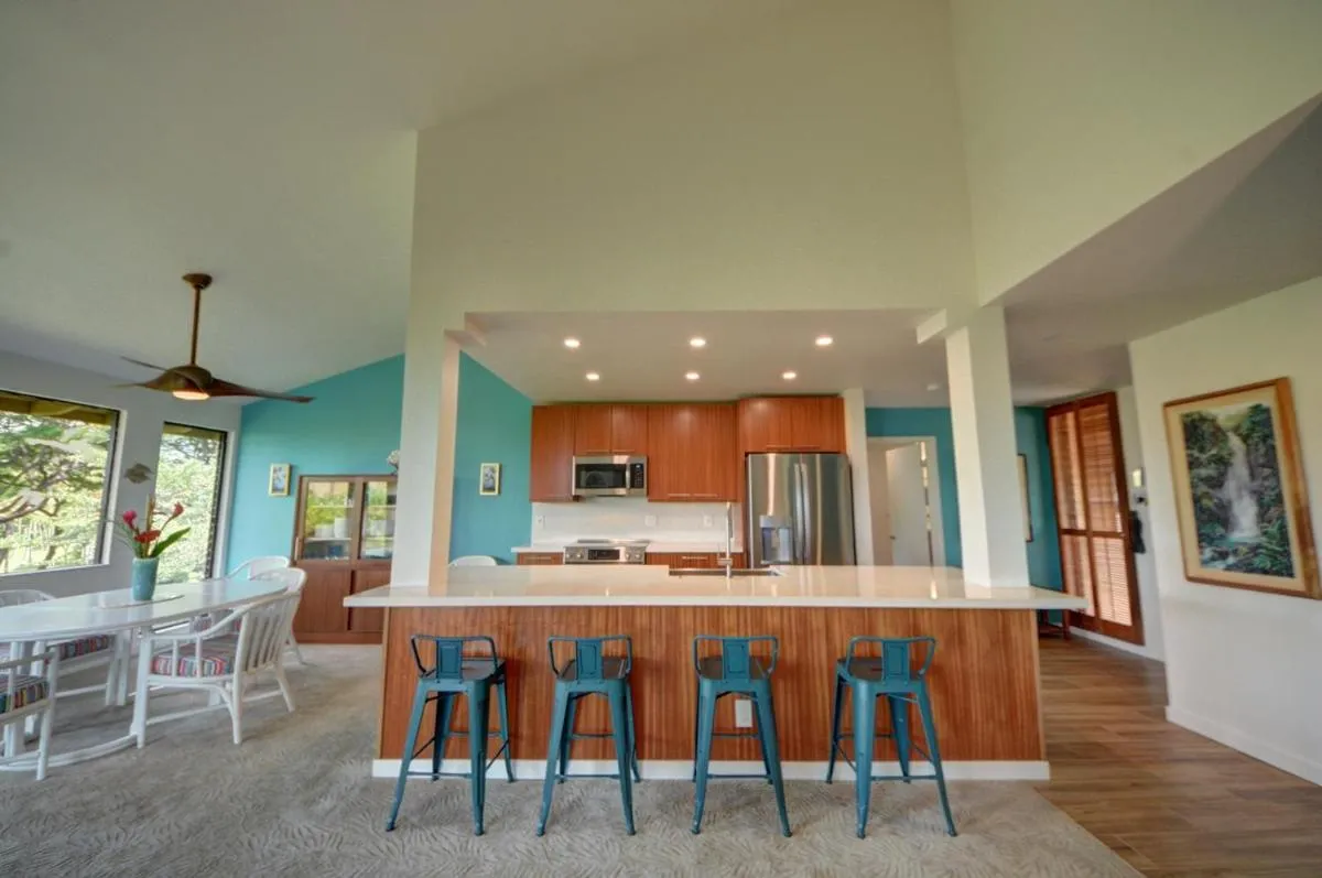 Image 5 of Ekahi 24C, Sleeps 6