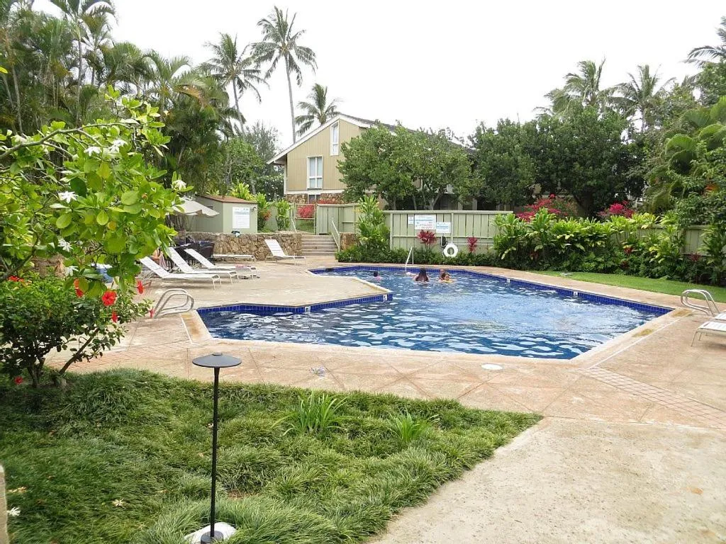 Image 2 of Elegant Turtle Bay Condo