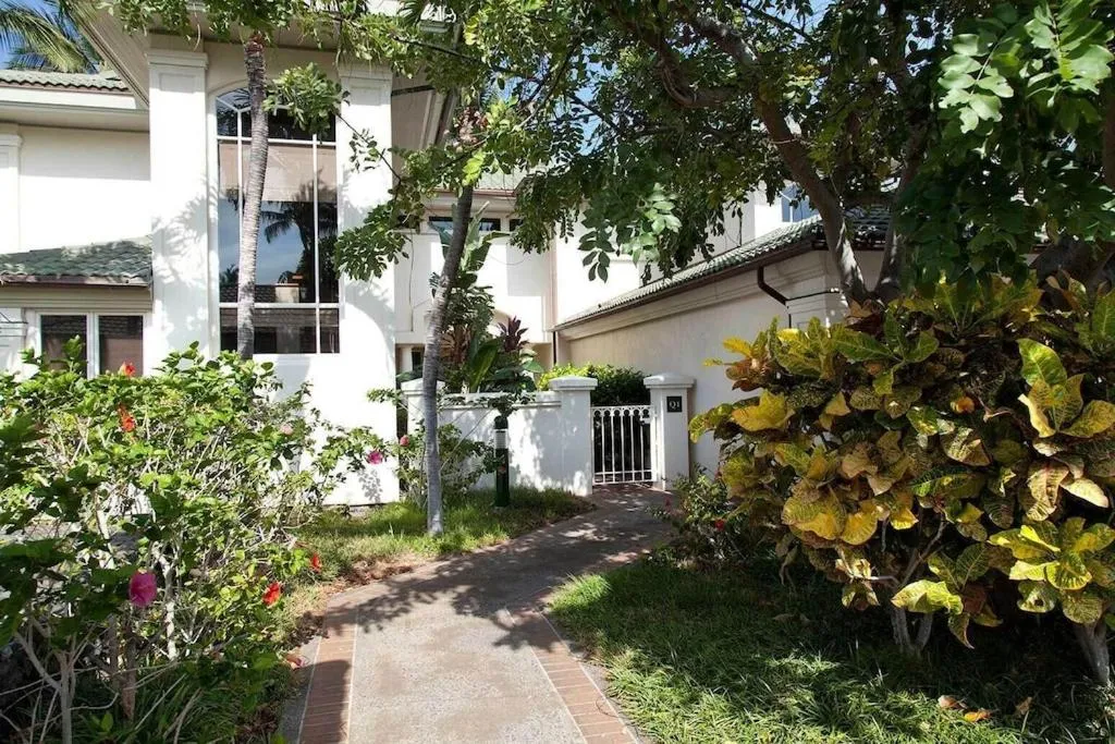 Image 4 of Elegant Villa Just 10-Minute Walk To Beaches!