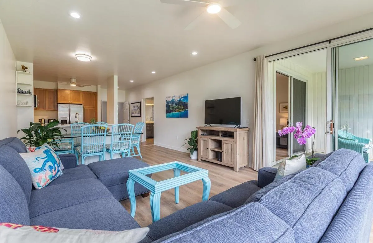 Image 2 of Emmalani Court 414