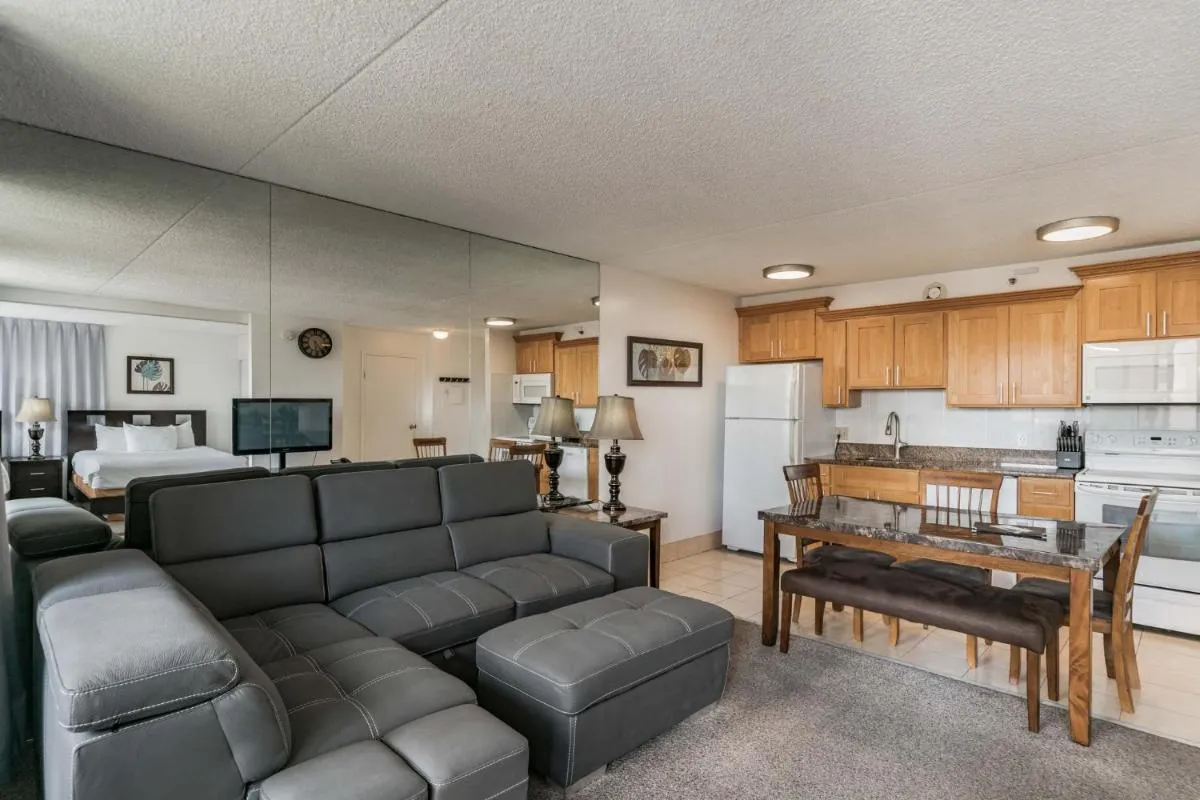 Image 4 of Excellent Diamond Head View Condo – Remodeled, Free Parking!