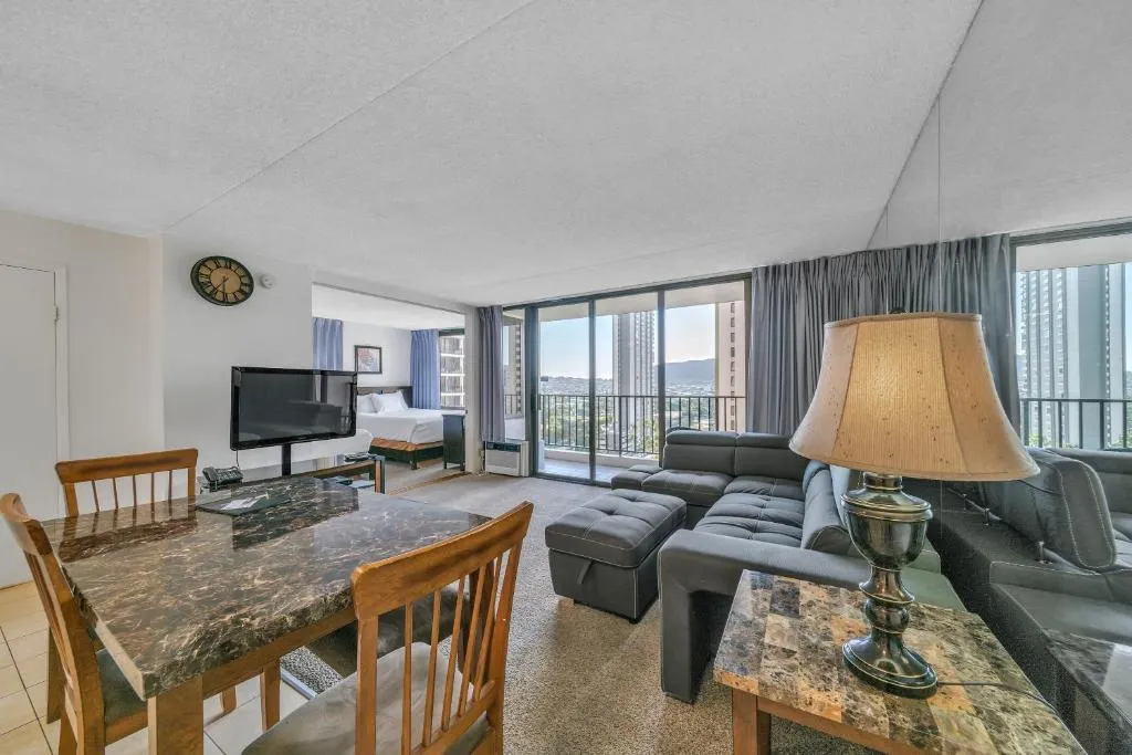 Image of Excellent Diamond Head View Condo – Remodeled, Free Parking!