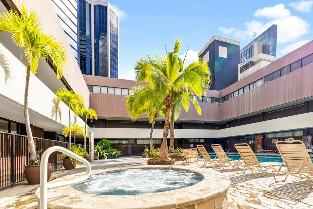 Image 6 of Executive Center 1 BD with Parking
