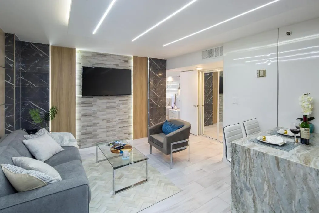 Image 6 of Executive Hotel Suite Downtown Free Parking