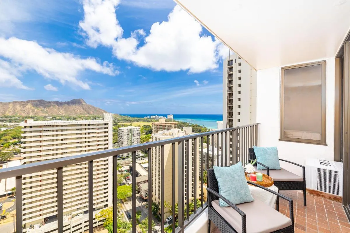 Image 3 of Fabulous Ocean & Diamond Head View with Free Parking!
