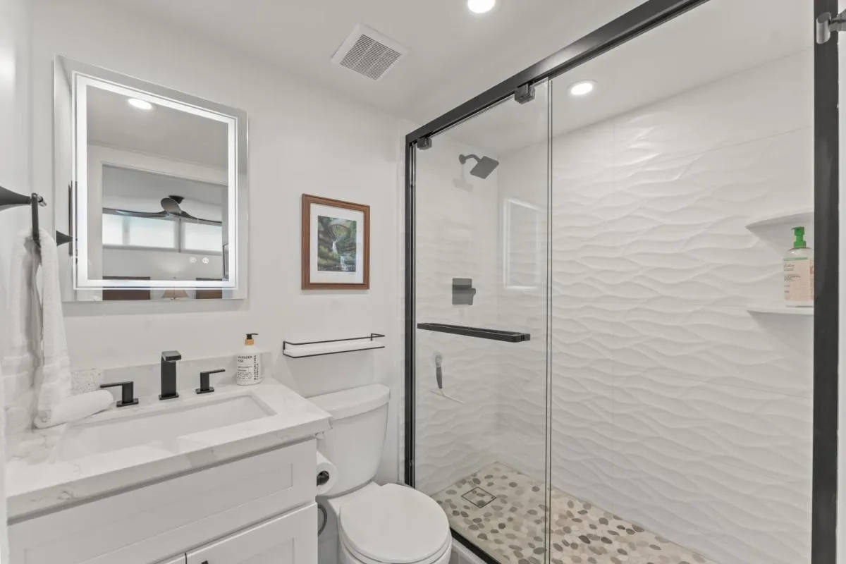 Image 2 of Fully Remodeled Ocean Front Comfort HKOK316
