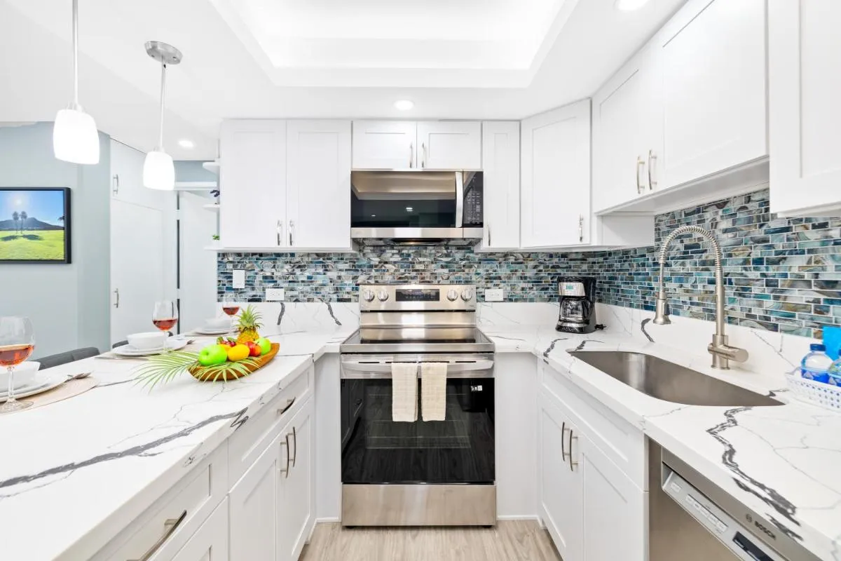 Image 3 of Fully Renovated 2BR and 2BA Near Waikiki Beach with Parking