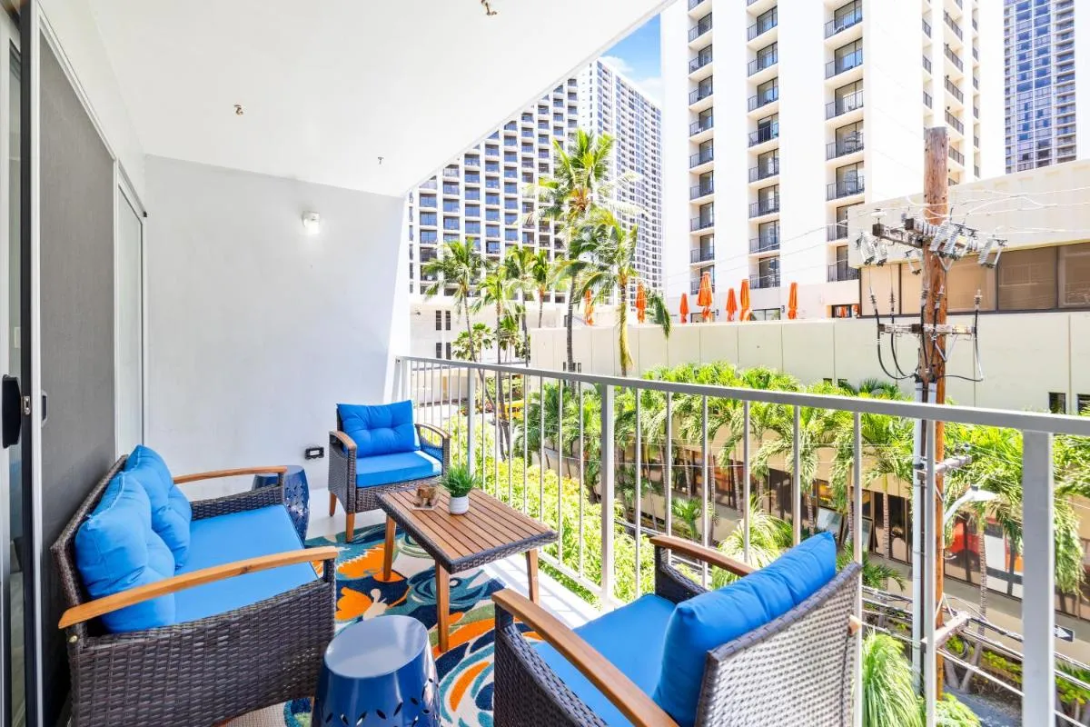 Image 2 of Fully Renovated 2BR and 2BA Near Waikiki Beach with Parking