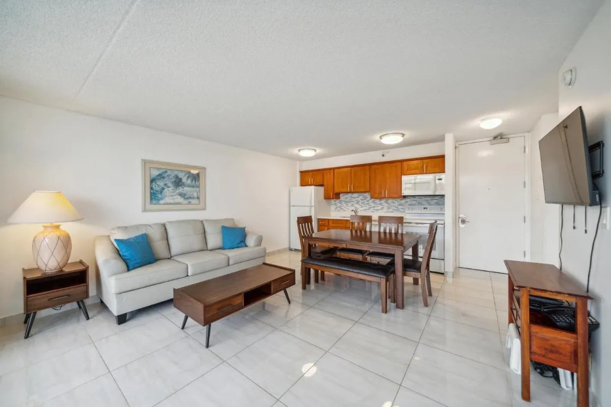 Image 2 of Gorgeous High Rise Waikiki Condo with Ocean and Diamond Head Views
