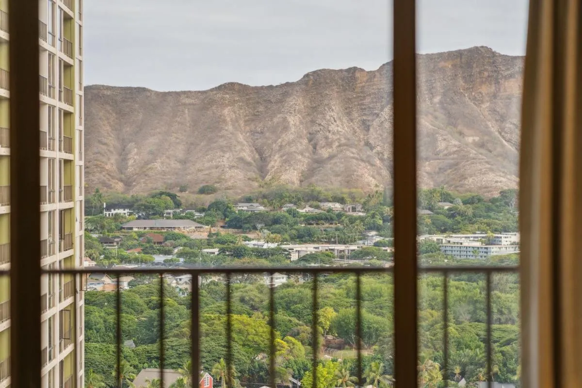 Image 1 of Gorgeous High Rise Waikiki Condo with Ocean and Diamond Head Views