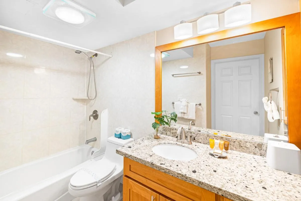 Image 4 of Great Ocean View Condo, Near Beach with Free Parking!