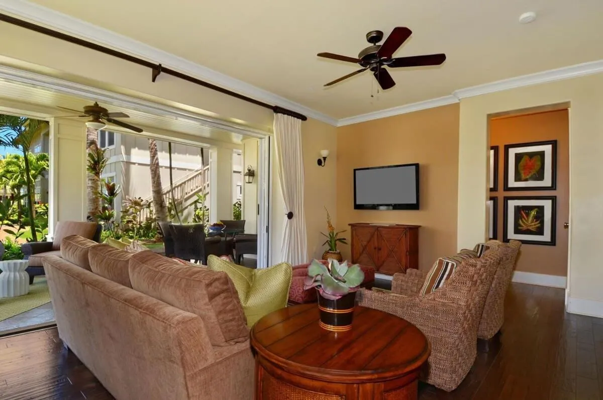 Image 6 of Ground Floor Poolside Villa Short Walk From Top Beach in Kauai With Great Pool