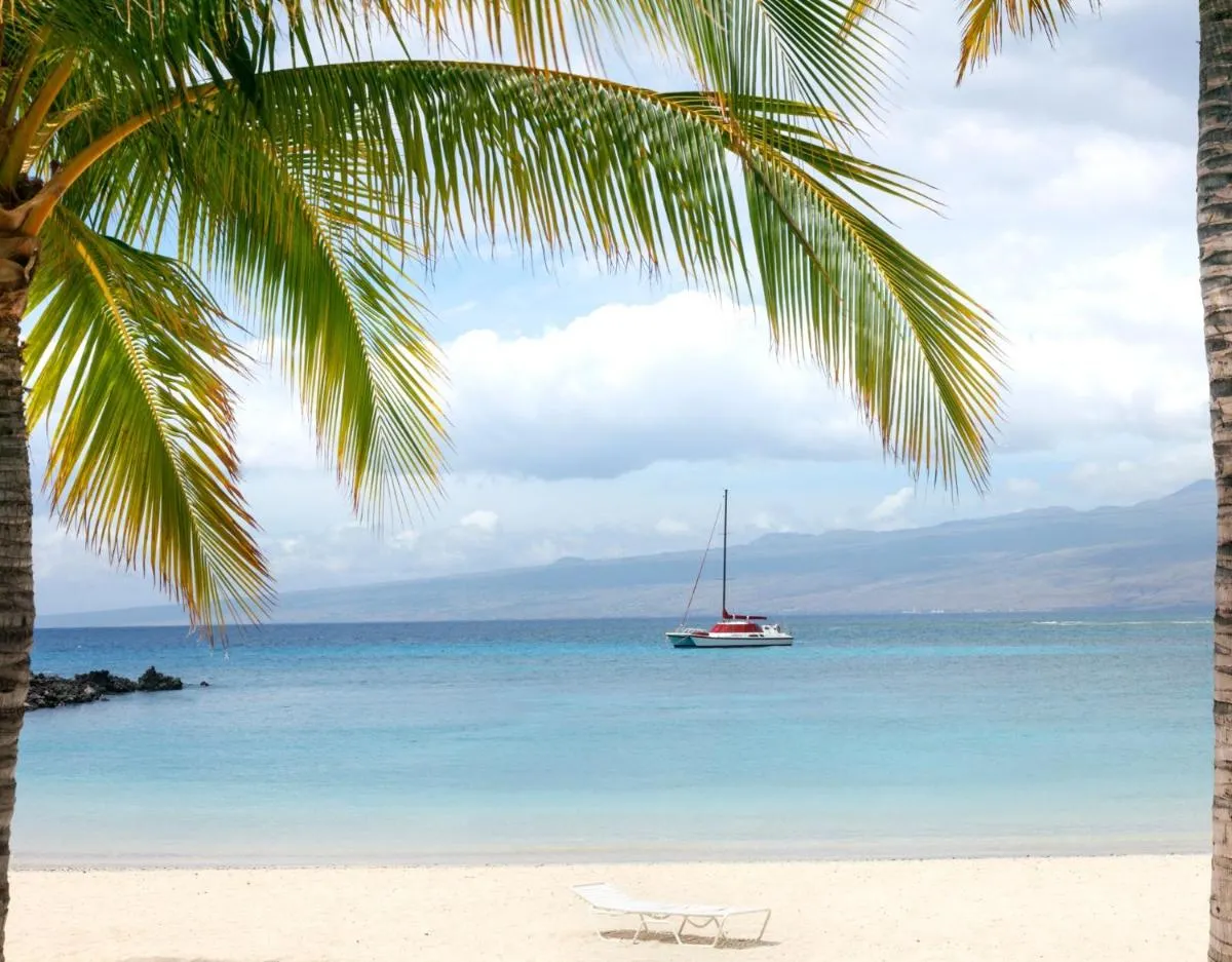 Image 1 of HAWAIIAN DREAM Relaxing KaMilo 3BR Home with Private Beach Club