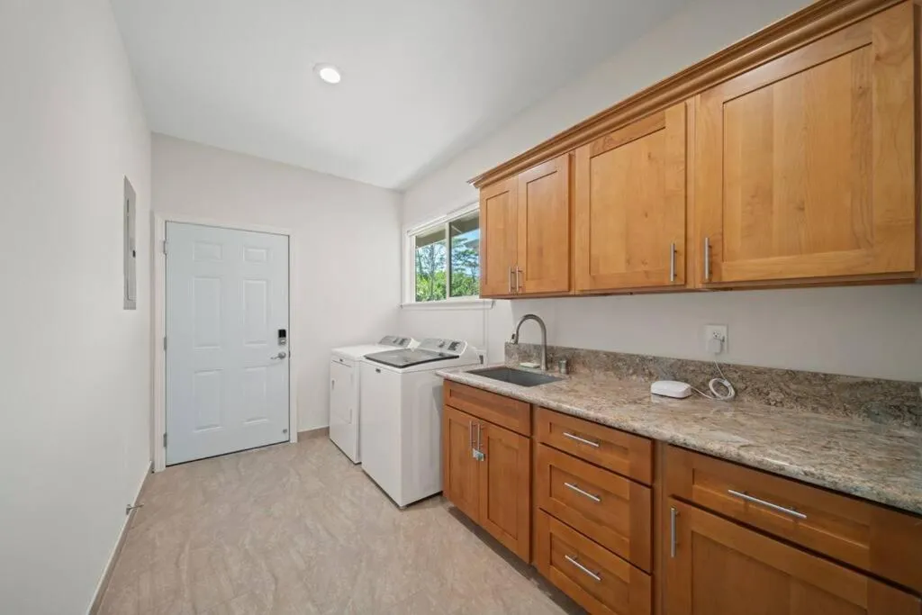 Image 1 of HAWAII PARADISE 3Bd2a Home w Pool and FirePit near Ocean