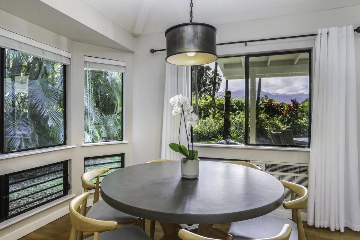 Image 5 of Hale Iolani home
