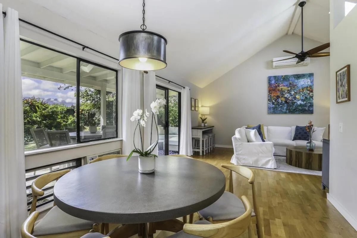 Image 6 of Hale Iolani home