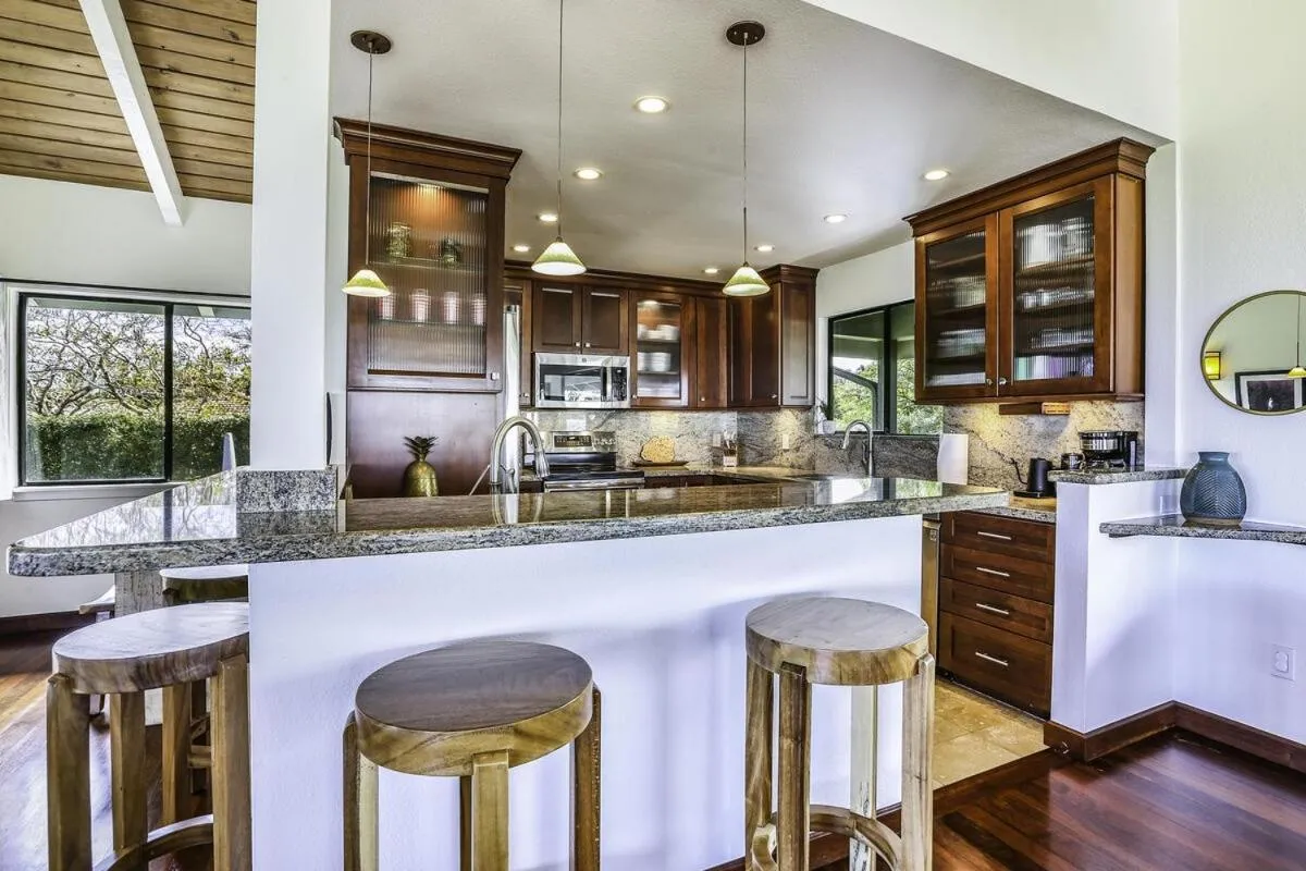Image 5 of Hale Kaweonui home