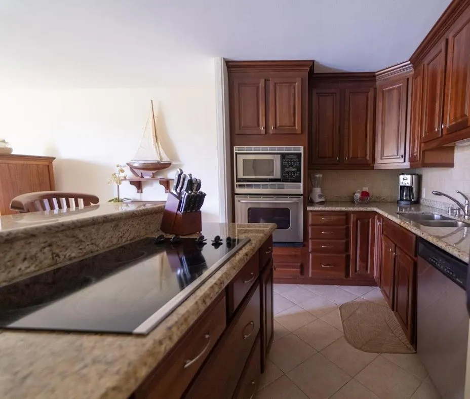 Image 5 of Hale Mokulani Condo