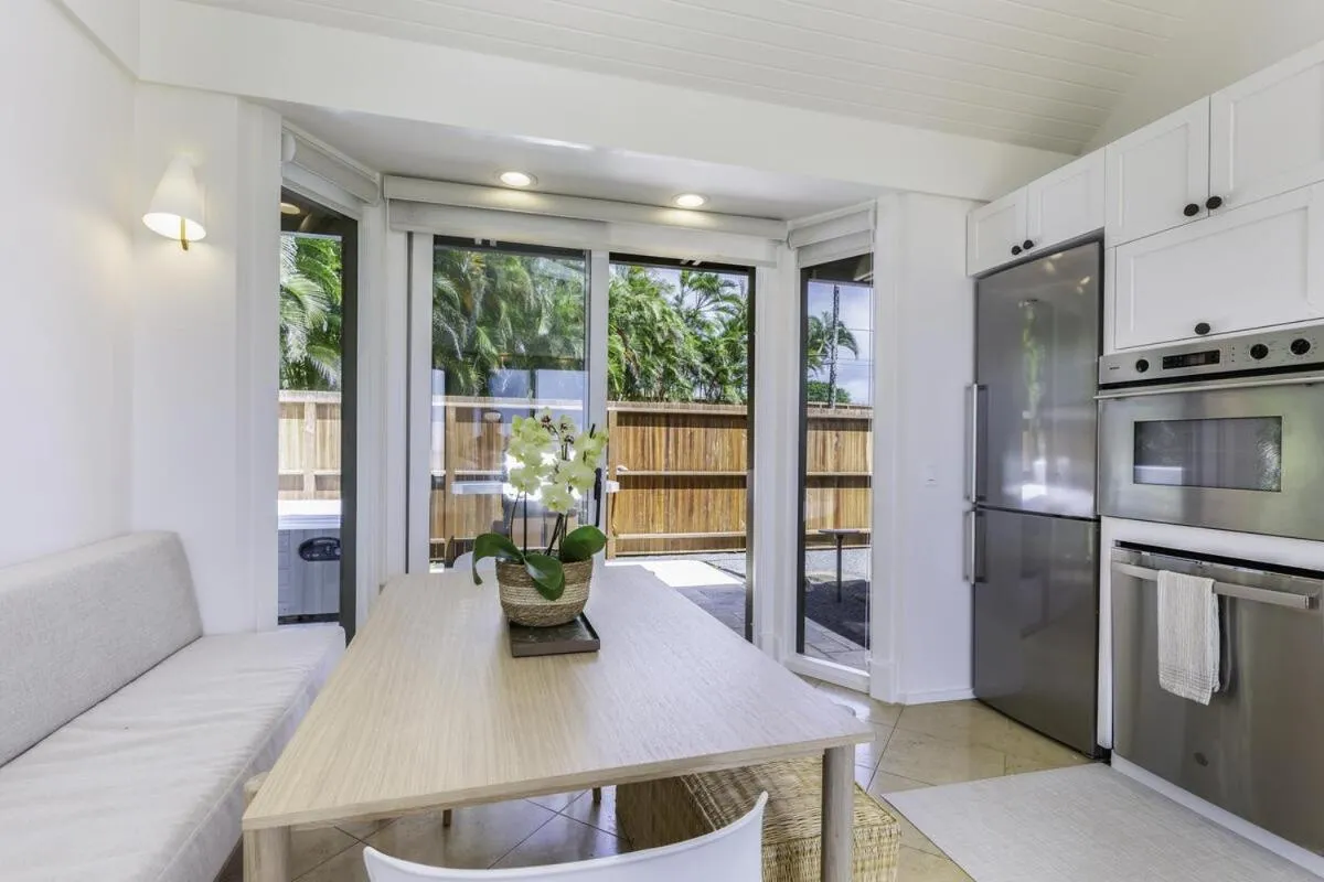 Image 2 of Hale Nanea home