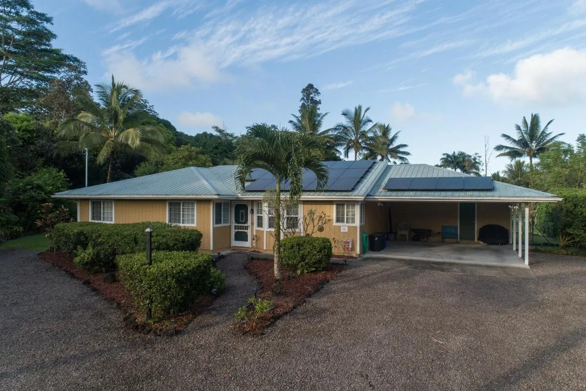 Image 3 of Hale O Makani home