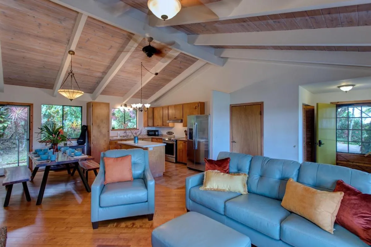 Image 4 of Hamakua Pukana La Hale home