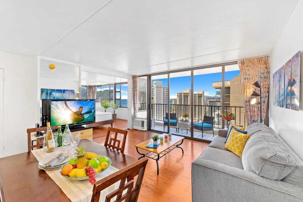 Image 1 of Hawaii Dream Escape, Ocean Views & Free Parking