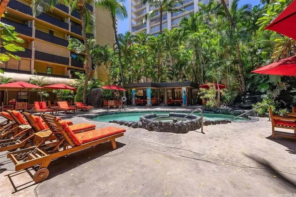 Image of Hawaiian Oasis in Waikiki