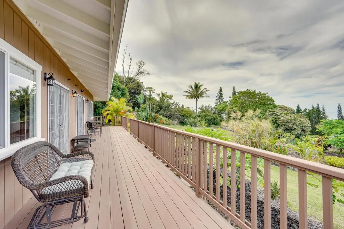 Image 2 of Hawaiian Retreat with Ocean Views in Captain Cook!