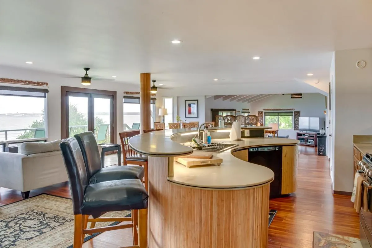 Image 4 of Hilo Home with Private Deck and Stunning Ocean Views!