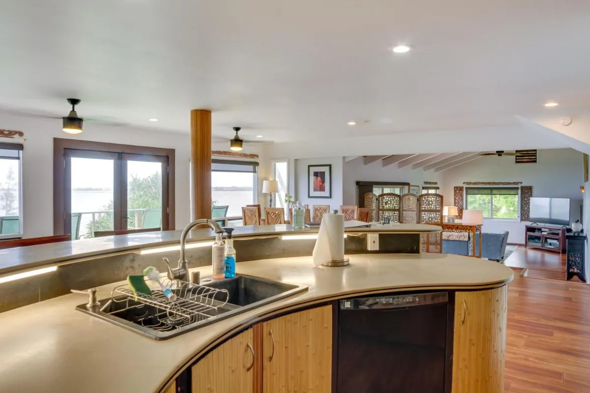Image 5 of Hilo Home with Private Deck and Stunning Ocean Views!