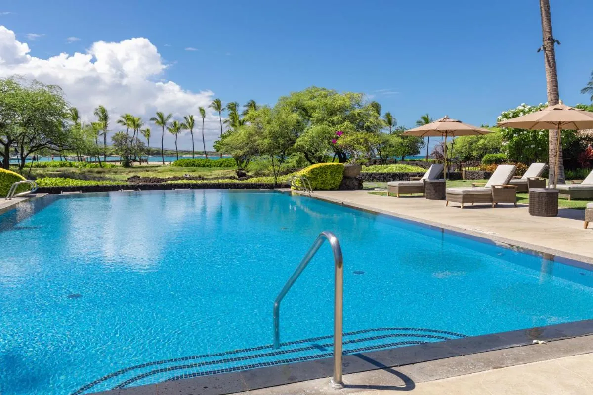 Image 5 of Hilton Pool Pass Included, Kolea – Stylish & Comfy Walk to Beach Patio Pool Gym