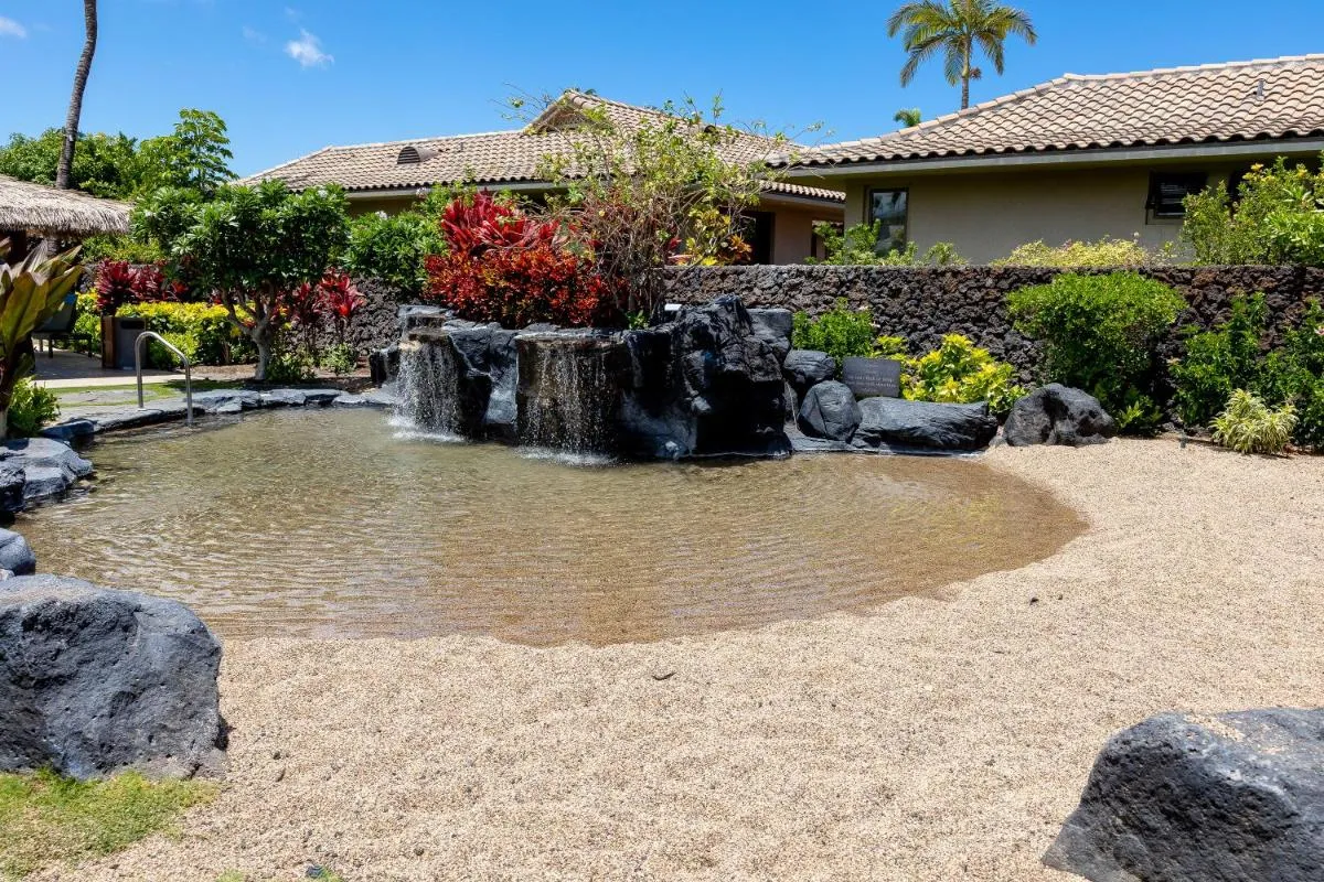 Image 1 of Hilton Pool Pass Included, Kolea – Stylish & Comfy Walk to Beach Patio Pool Gym